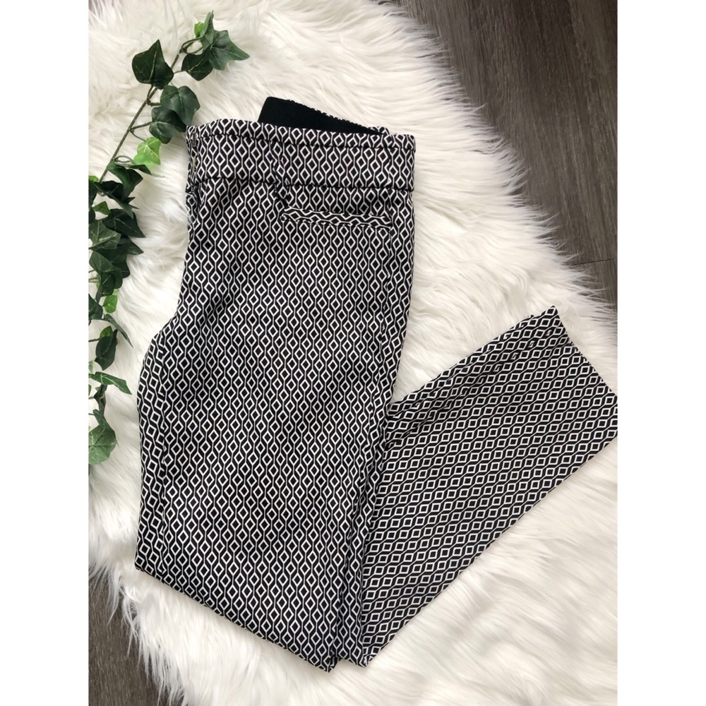 Black and white ankle length pants♥️